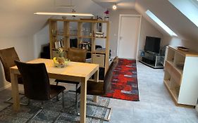 Ferienwohnung Sunny - Moderne Ferienwohnung im Grünen in Saarbrücken-West
